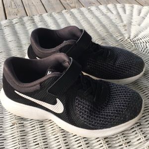 Boys Nike Revolution Sneakers